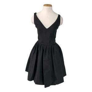 Chloe & Reese 100% Silk Faille Party Dress Deep V Neck Sleeveless Size 10 Black